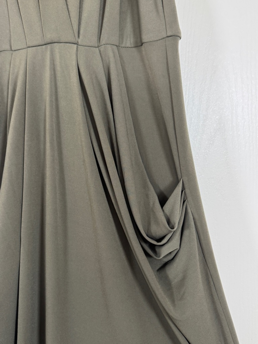 BCBGeneration V Neck Drape Hourglass Midi Dress with Pockets Olive Green XS - Picture 6 of 9